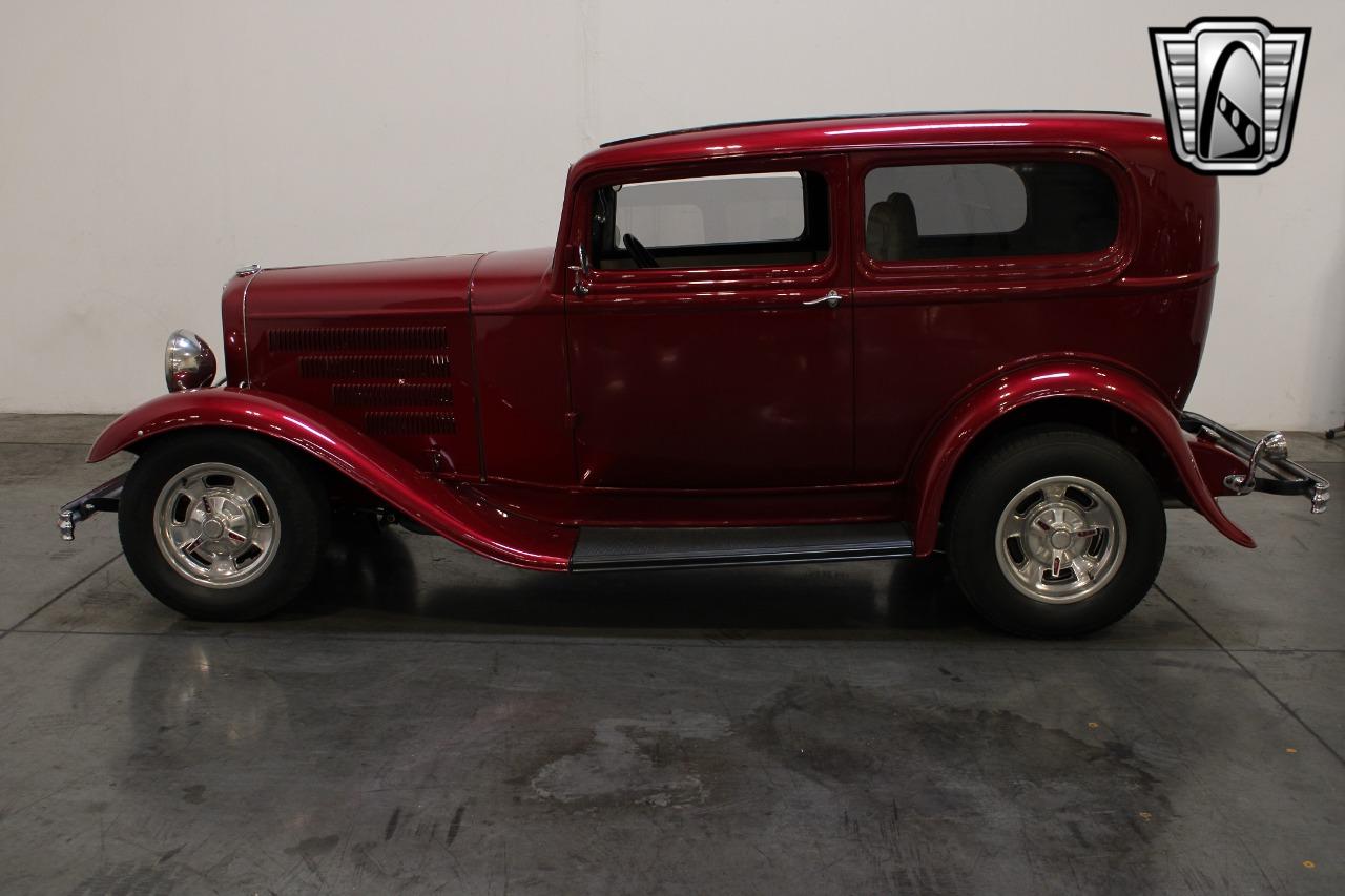 1932 Ford Sedan