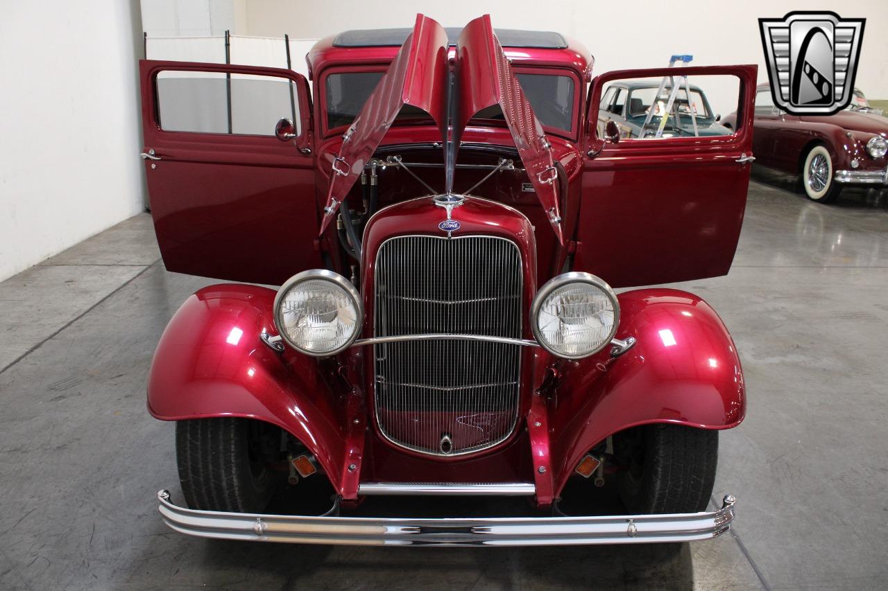 1932 Ford Sedan