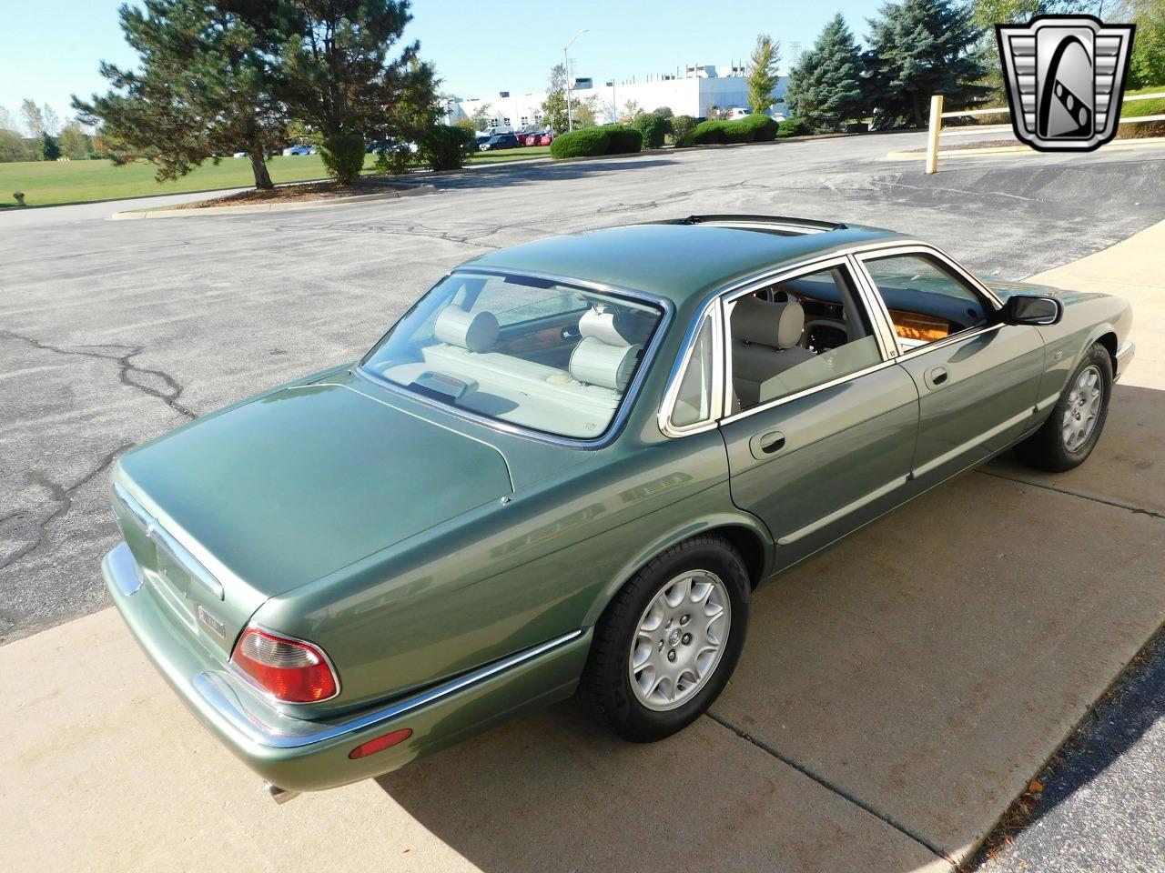 1999 Jaguar XJ8