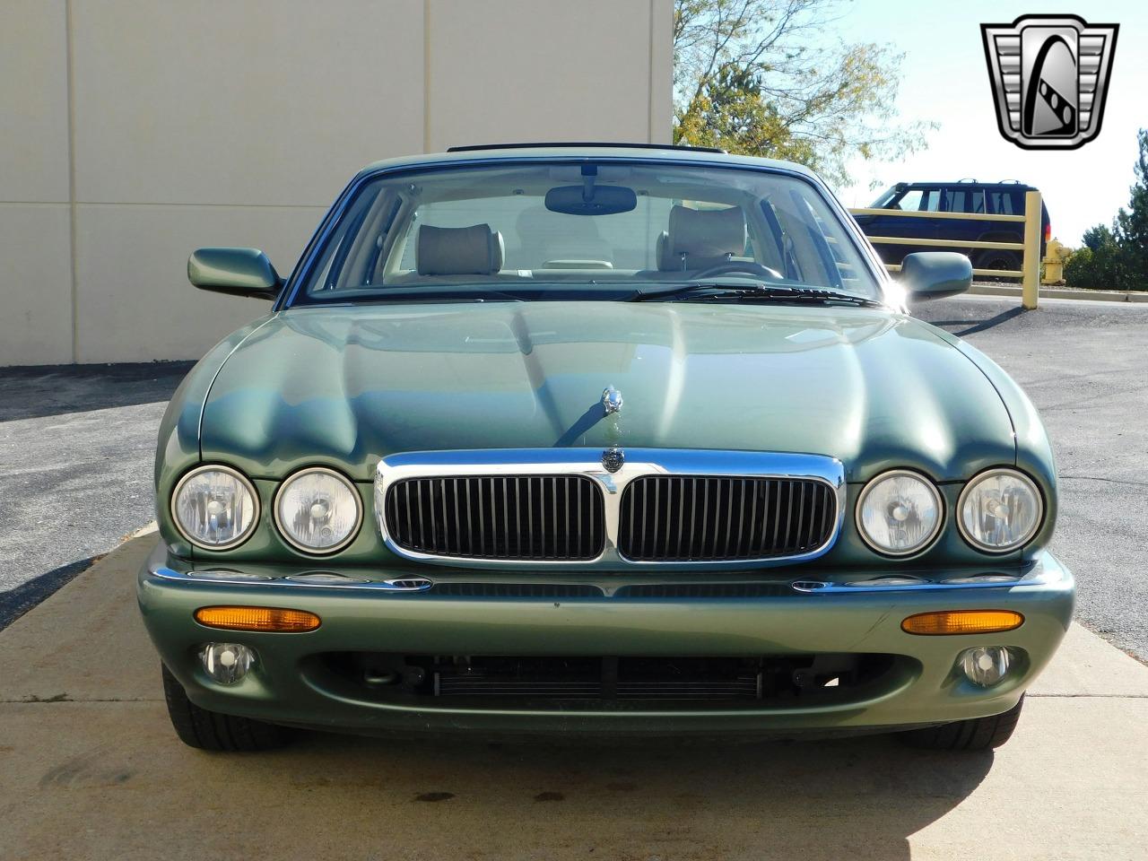 1999 Jaguar XJ8