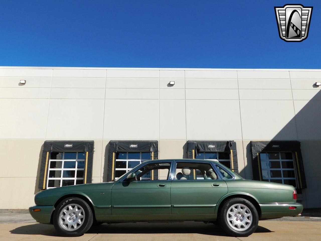 1999 Jaguar XJ8