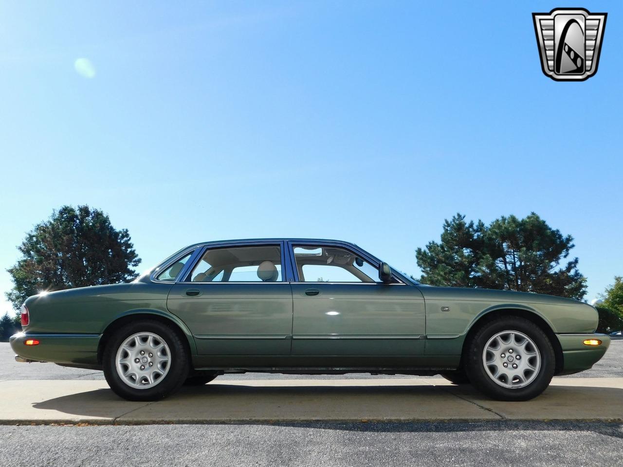 1999 Jaguar XJ8