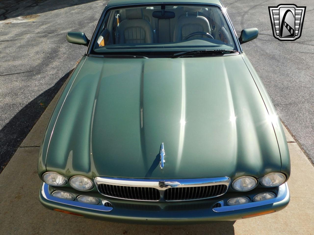 1999 Jaguar XJ8