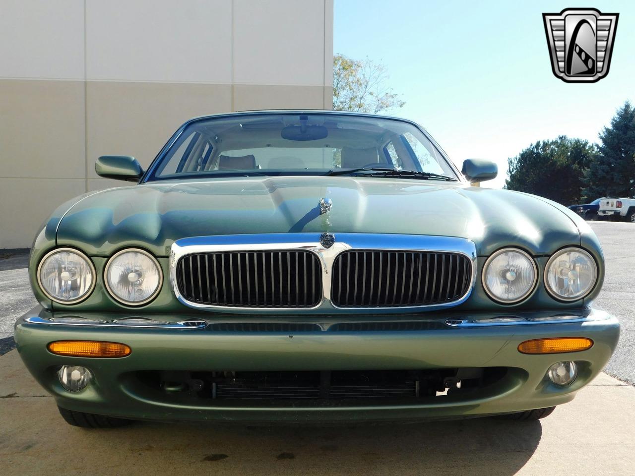 1999 Jaguar XJ8