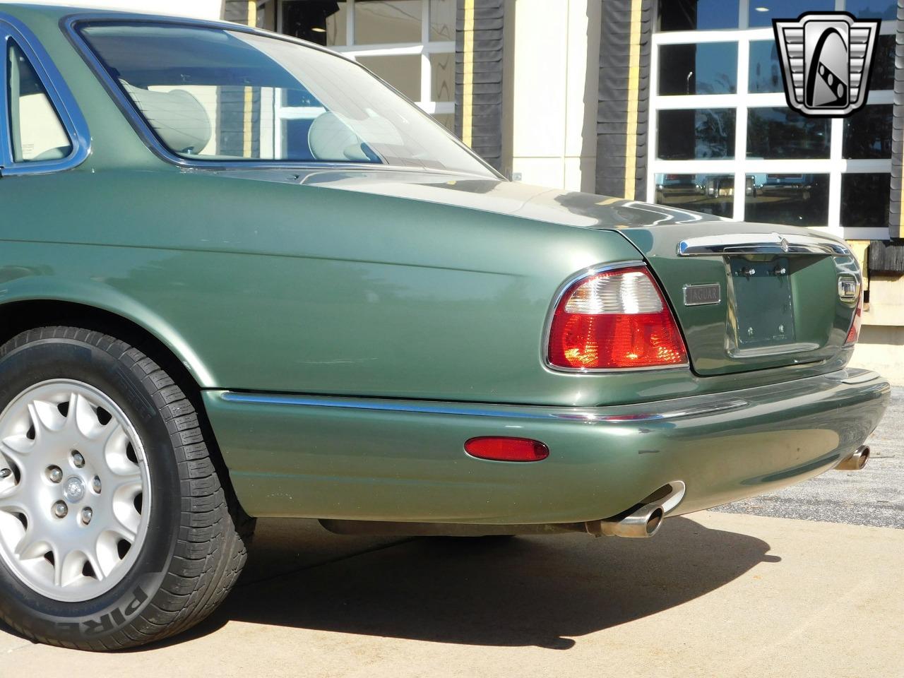 1999 Jaguar XJ8