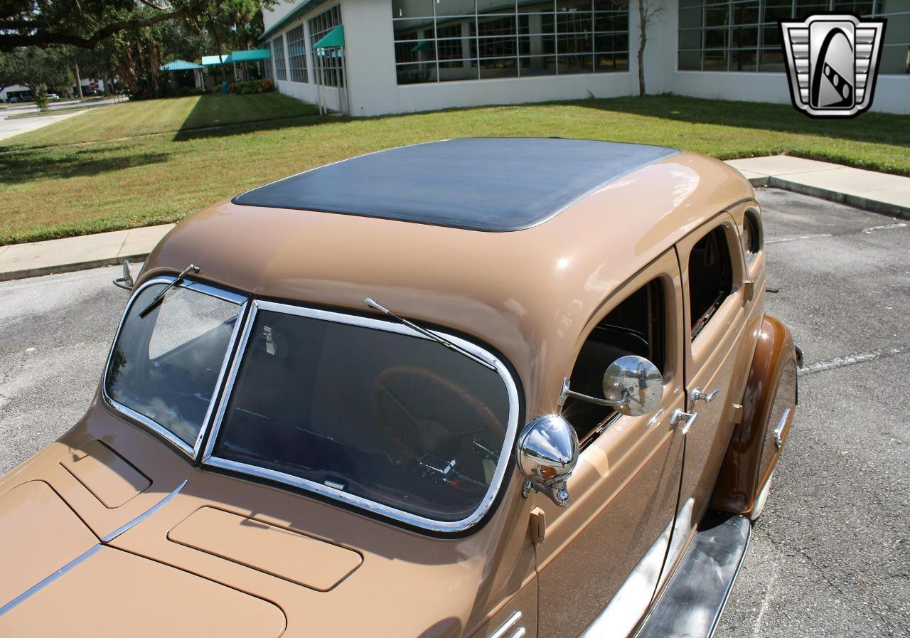 1935 DeSoto Airflow