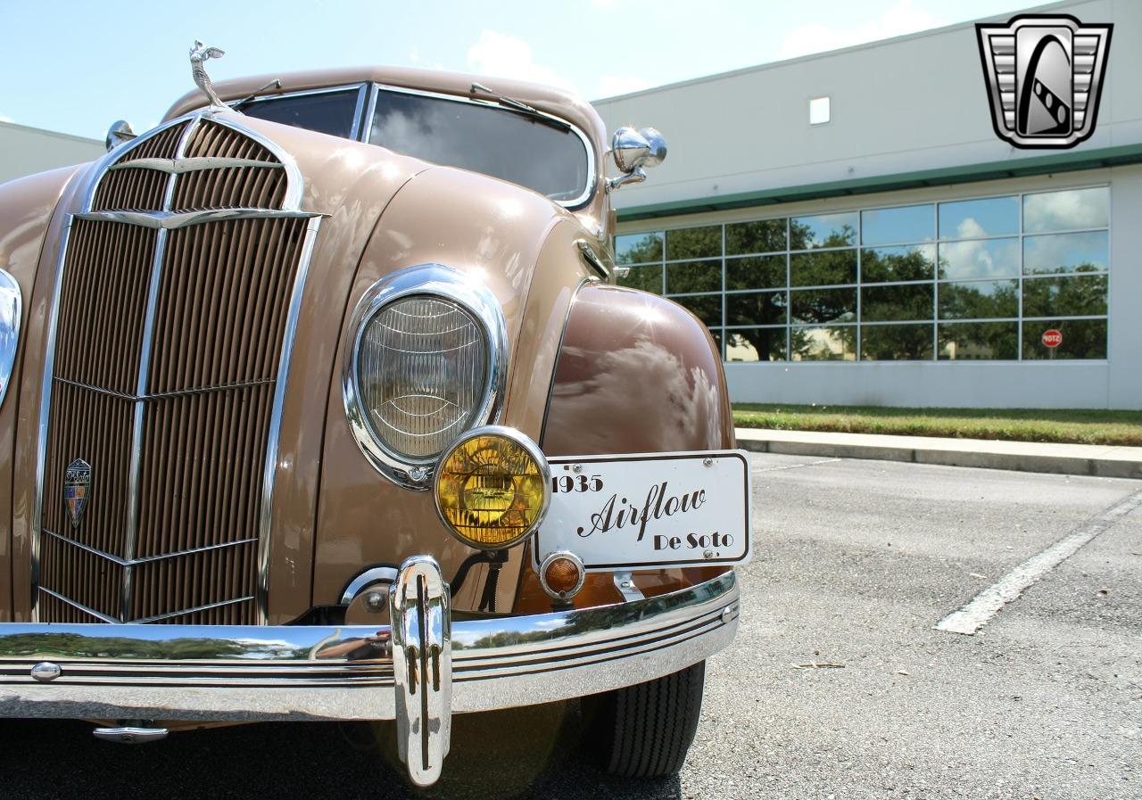 1935 DeSoto Airflow