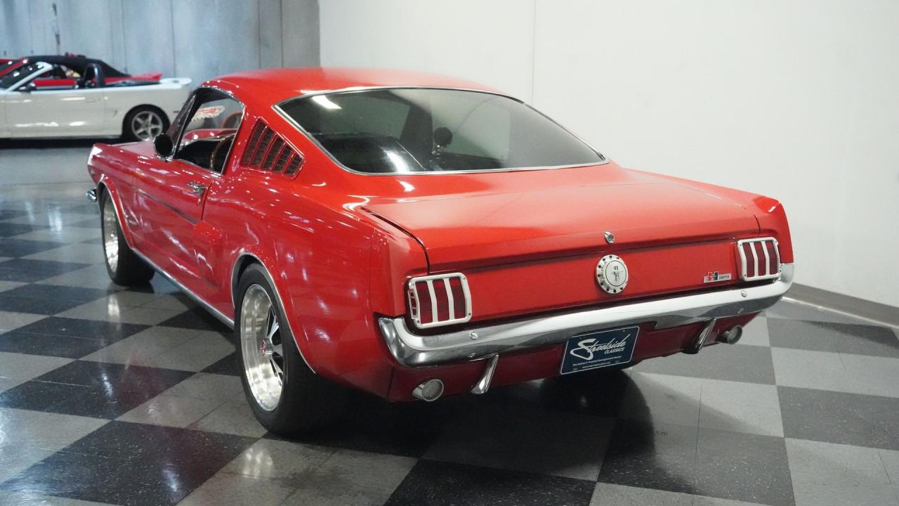 1965 Ford Mustang 2+2 Fastback Restomod