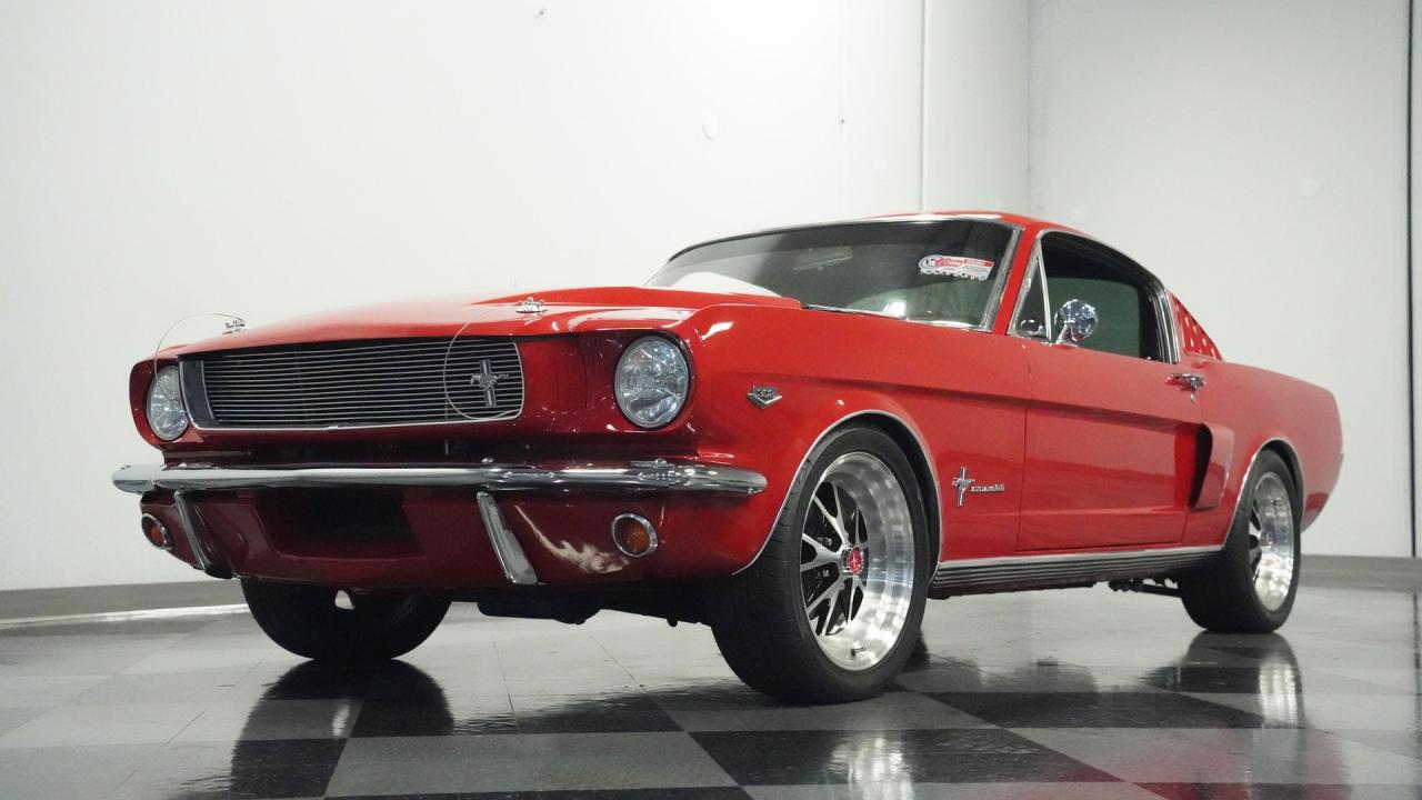 1965 Ford Mustang 2+2 Fastback Restomod