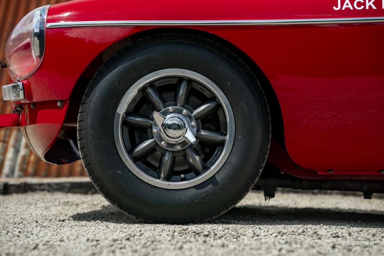 1964 MG RaceReady Icon: MG B BMC Works Sebring 12hr