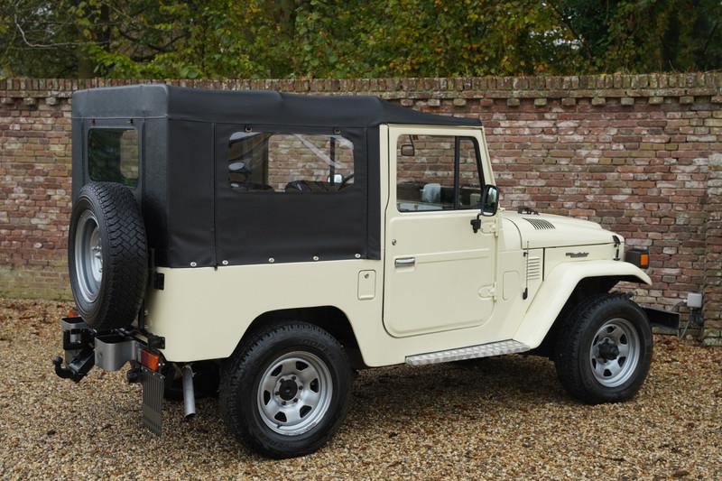 1978 Toyota FJ40 Land Cruiser Soft top PETROL