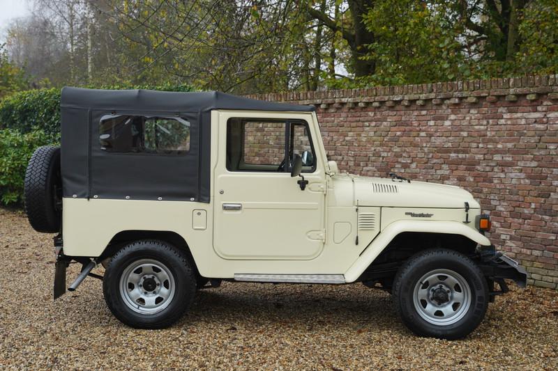 1978 Toyota FJ40 Land Cruiser Soft top PETROL