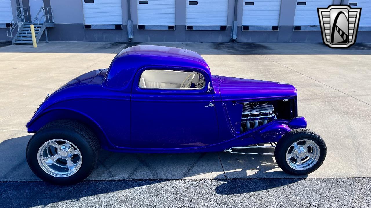 1933 Ford 3 Window