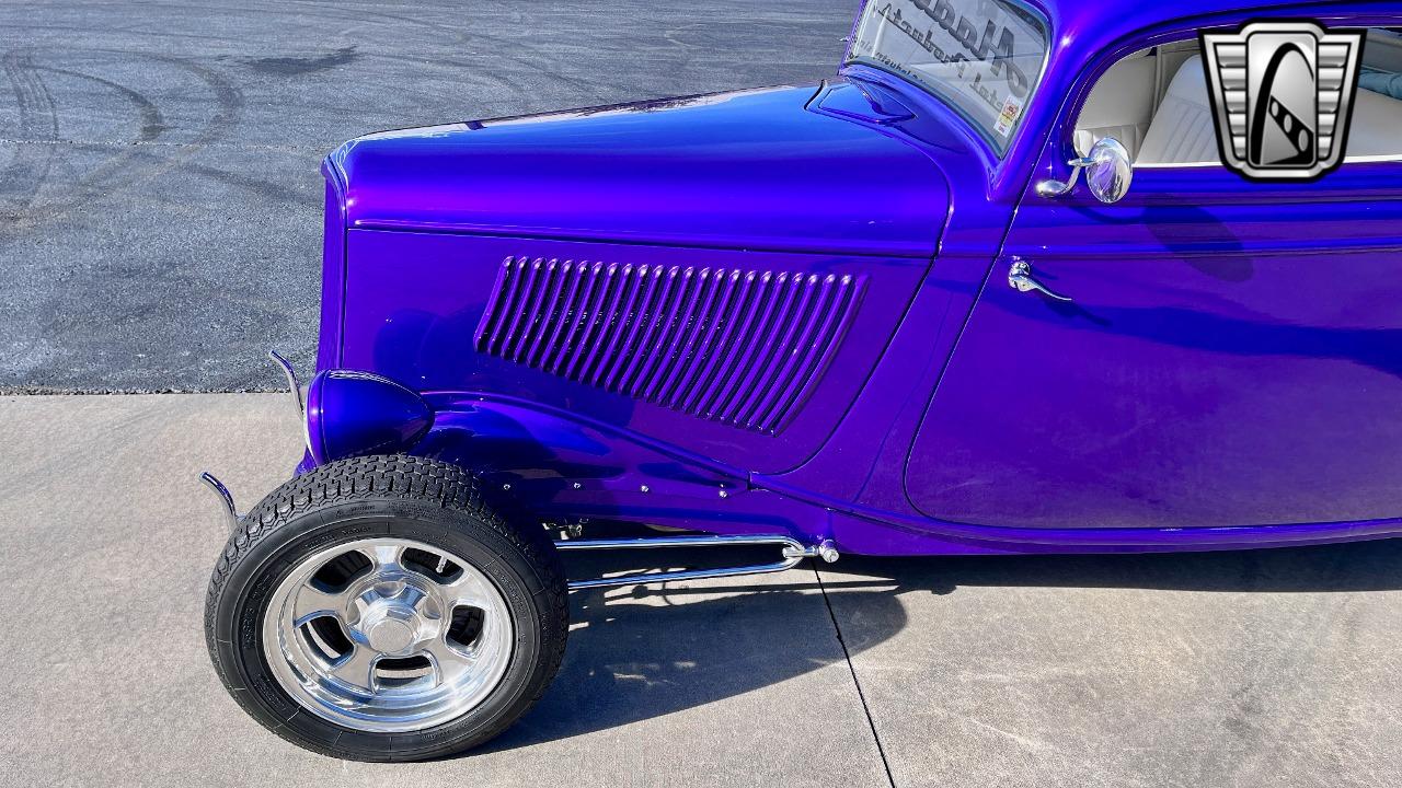 1933 Ford 3 Window