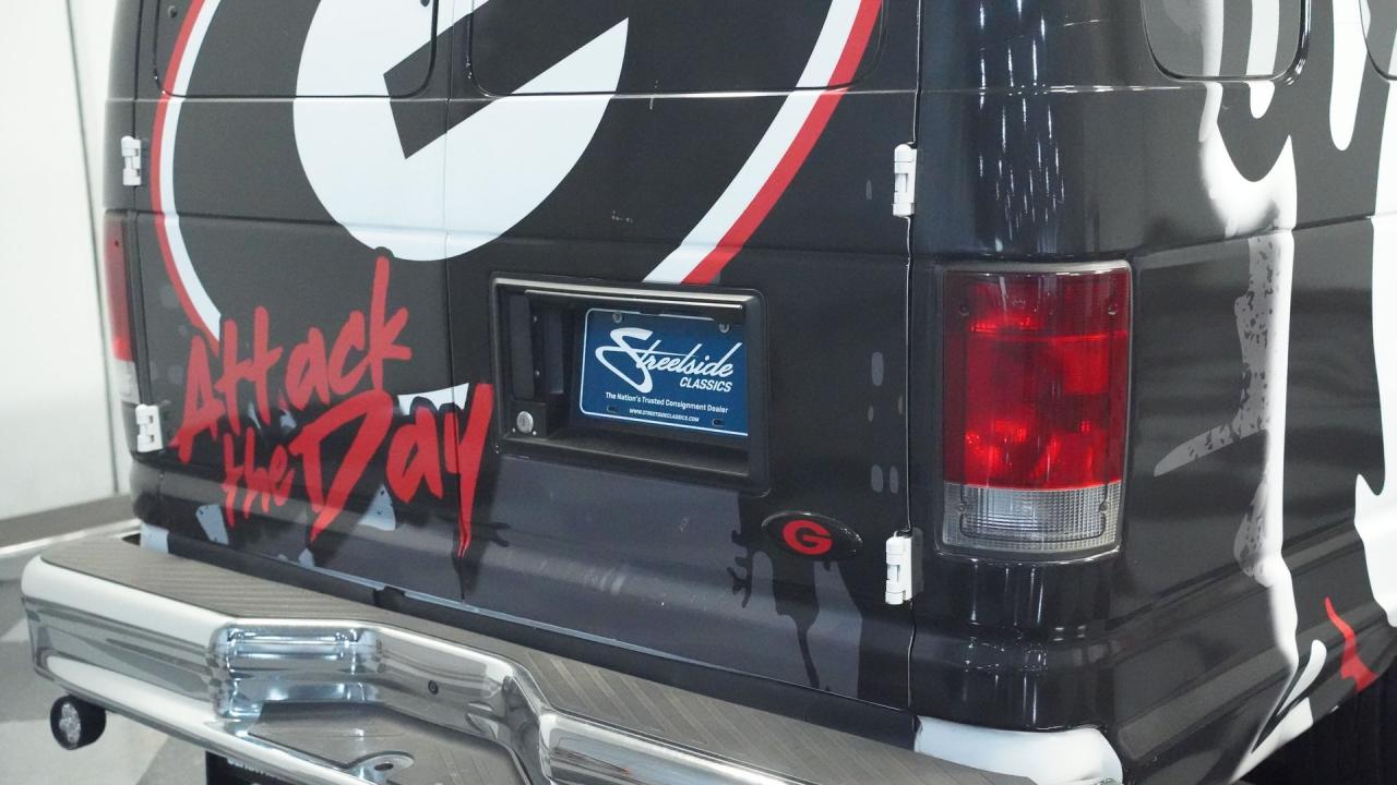 2009 Ford Econoline E-350 UGA TAILGATER