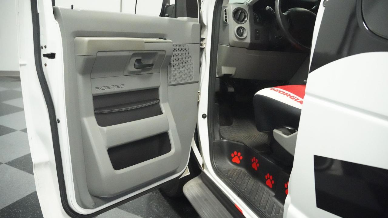 2009 Ford Econoline E-350 UGA TAILGATER