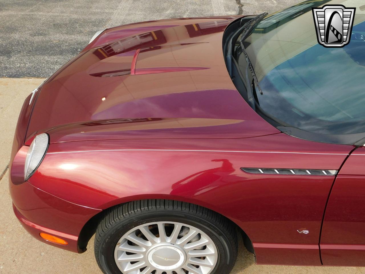 2004 Ford Thunderbird