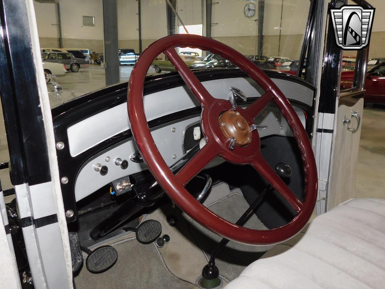 1928 Studebaker Dictator