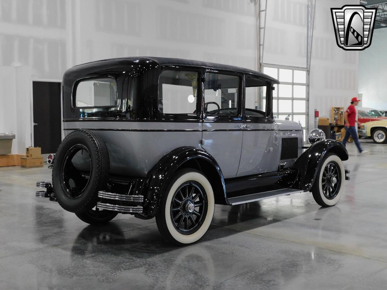 1928 Studebaker Dictator