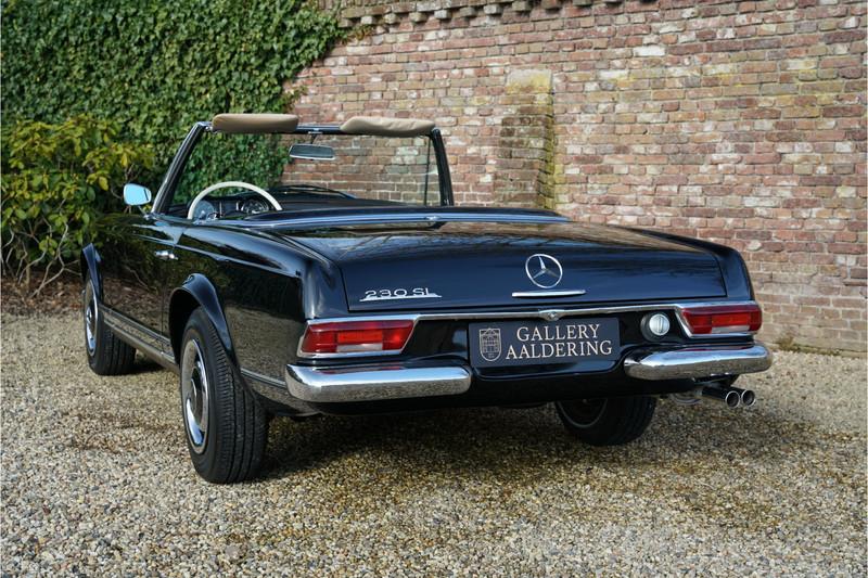 1966 Mercedes - Benz SL 230 Pagode