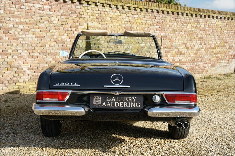 1966 Mercedes - Benz SL 230 Pagode