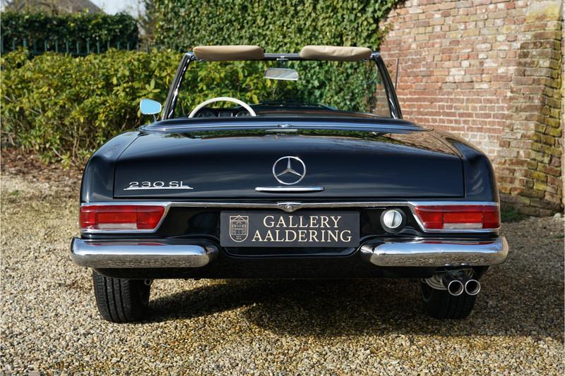 1966 Mercedes - Benz SL 230 Pagode