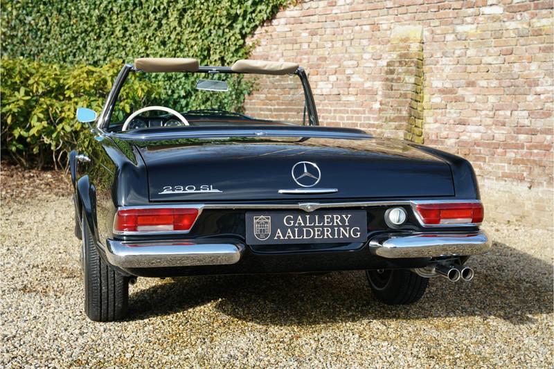 1966 Mercedes - Benz SL 230 Pagode