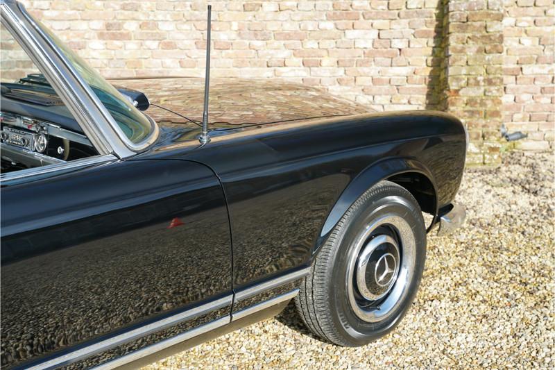 1966 Mercedes - Benz SL 230 Pagode