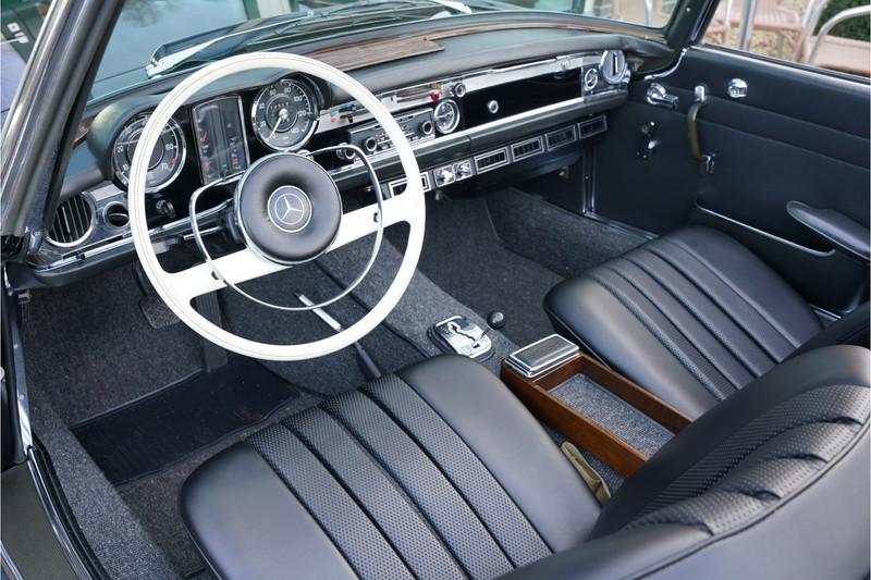 1966 Mercedes - Benz SL 230 Pagode