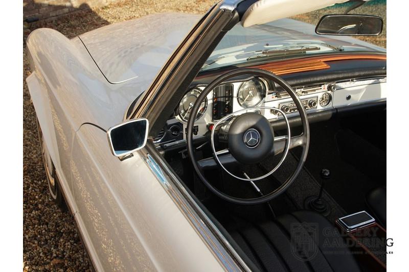 1970 Mercedes - Benz SL 280 Pagode