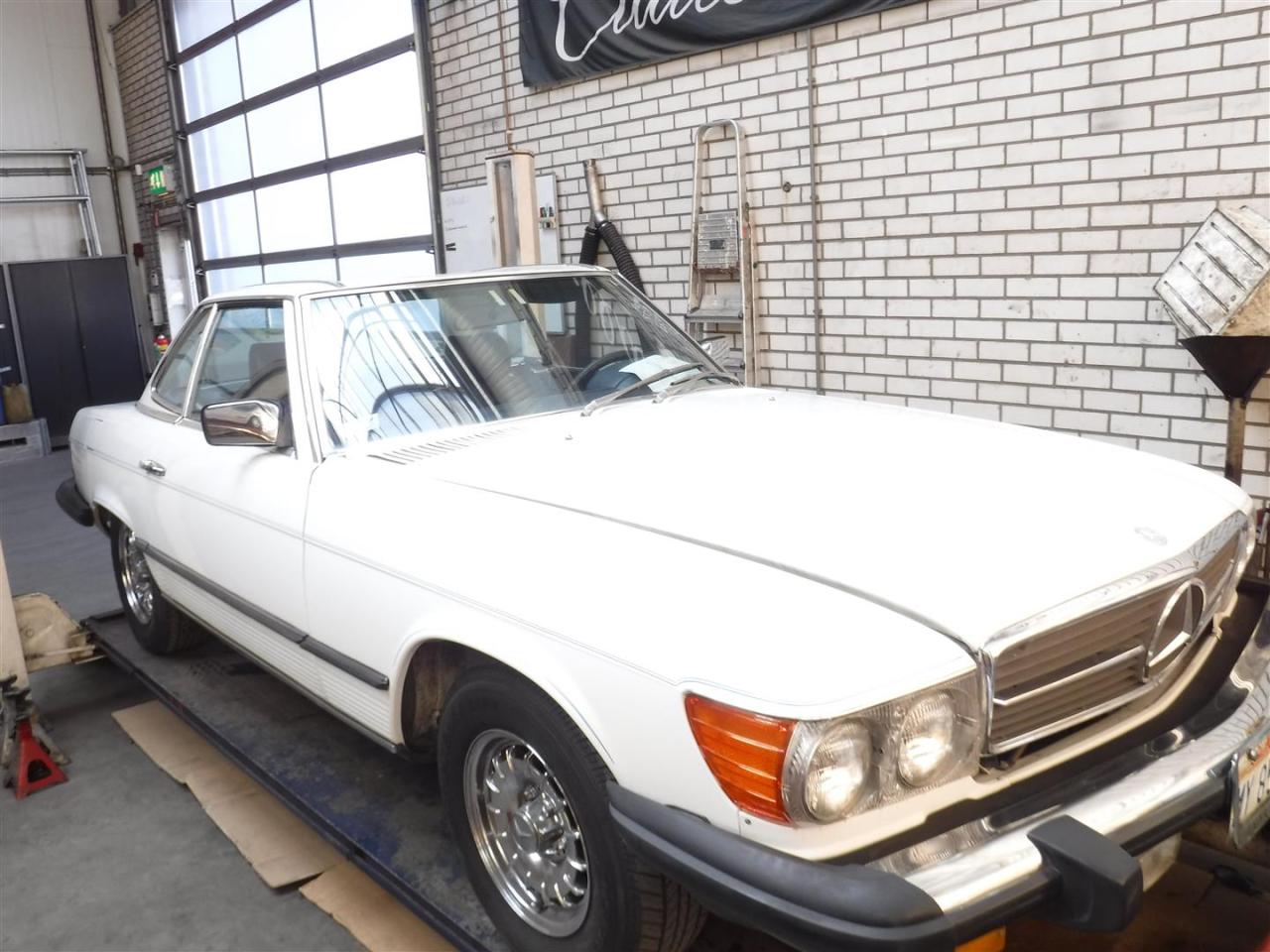 1984 Mercedes - Benz 380SL Roadster 15033