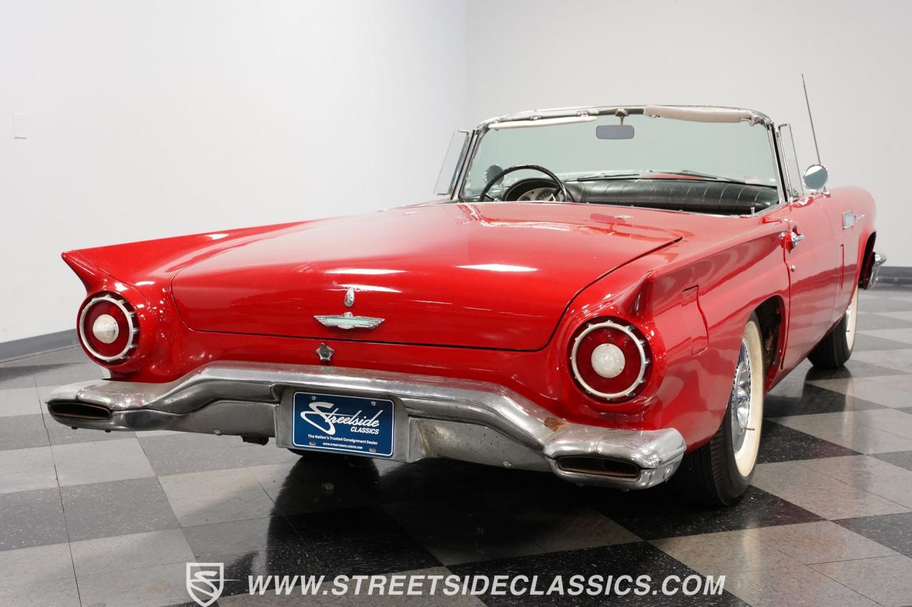 1957 Ford Thunderbird