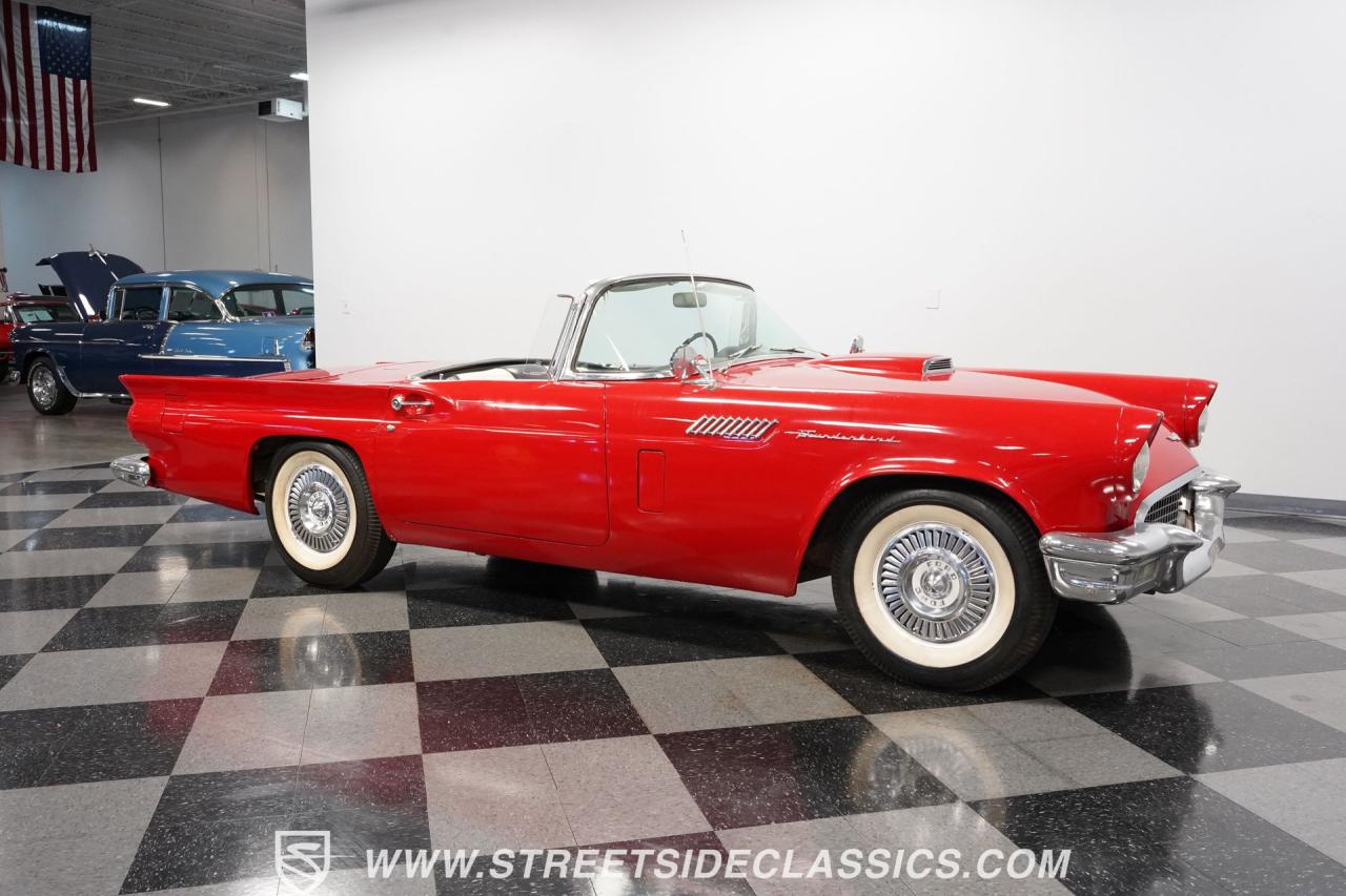 1957 Ford Thunderbird