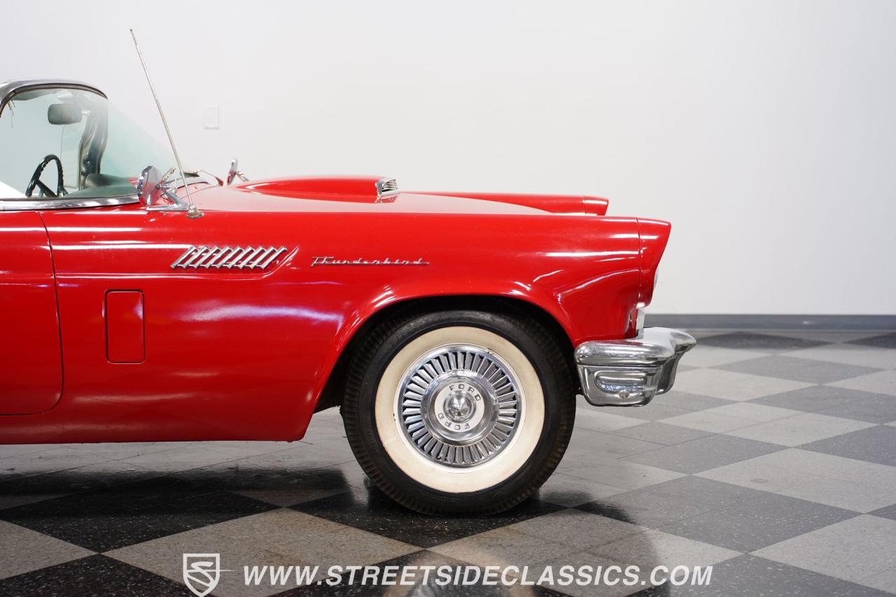 1957 Ford Thunderbird