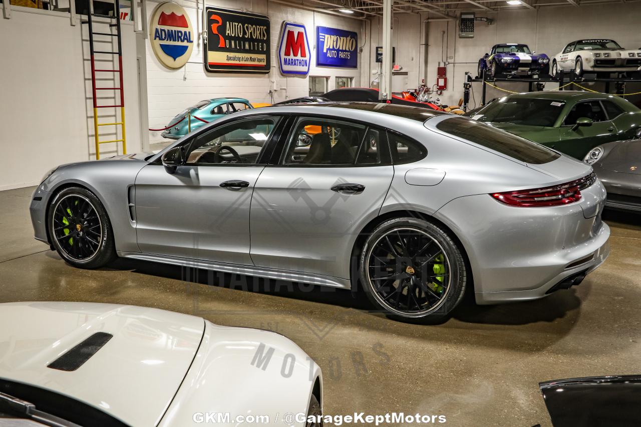 2020 Porsche Panamera Turbo S E-Hybrid