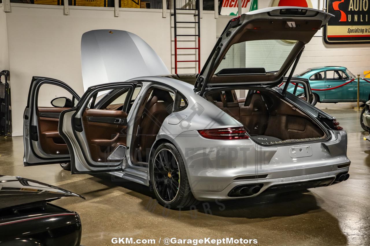 2020 Porsche Panamera Turbo S E-Hybrid