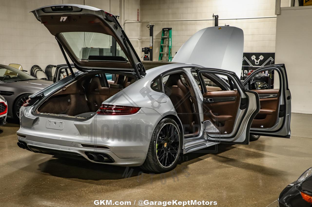 2020 Porsche Panamera Turbo S E-Hybrid