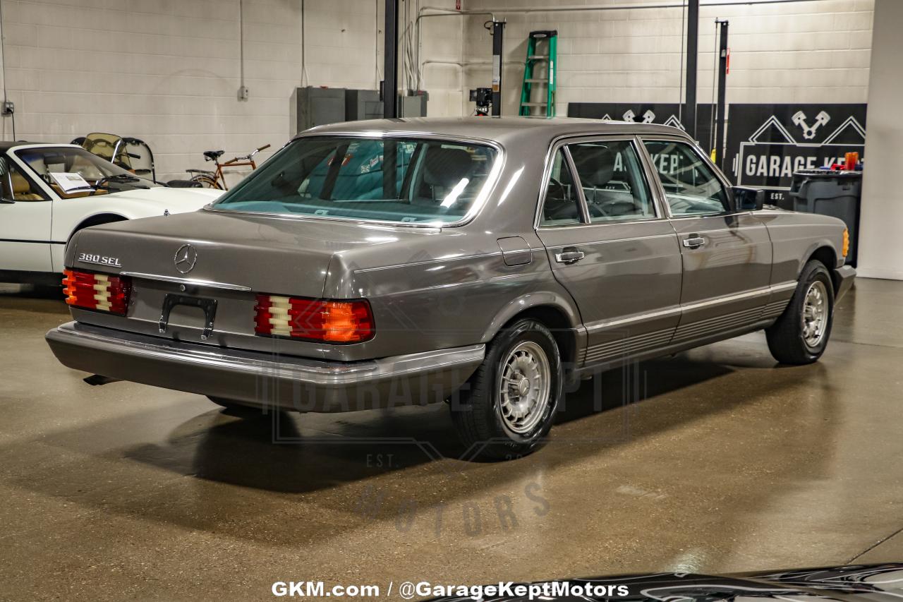 1983 Mercedes - Benz 380SEL