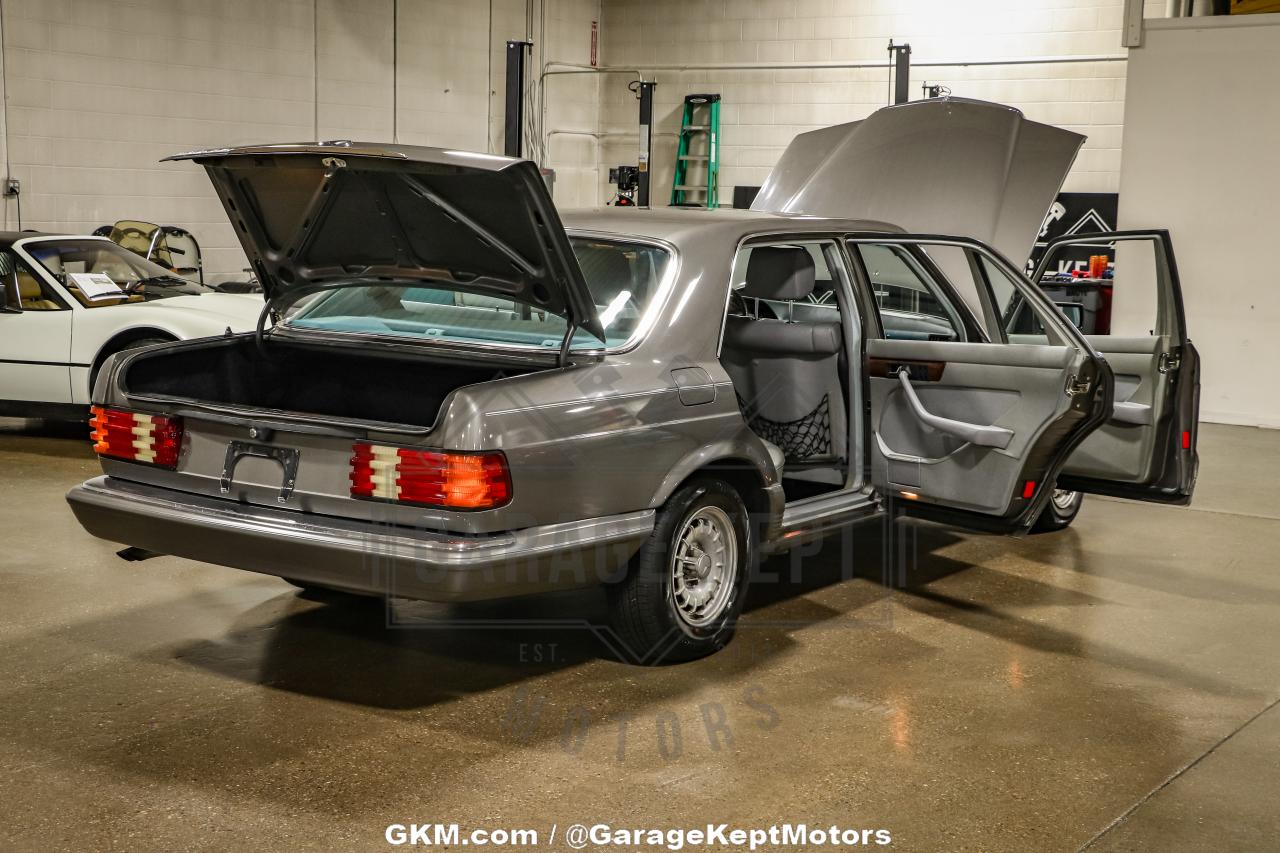 1983 Mercedes - Benz 380SEL