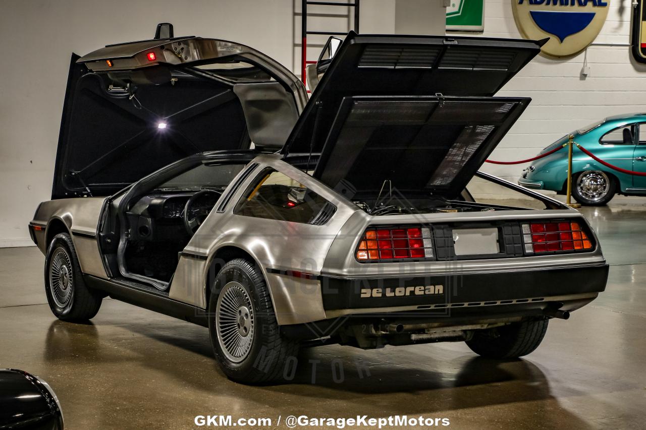 1981 DeLorean DMC-12