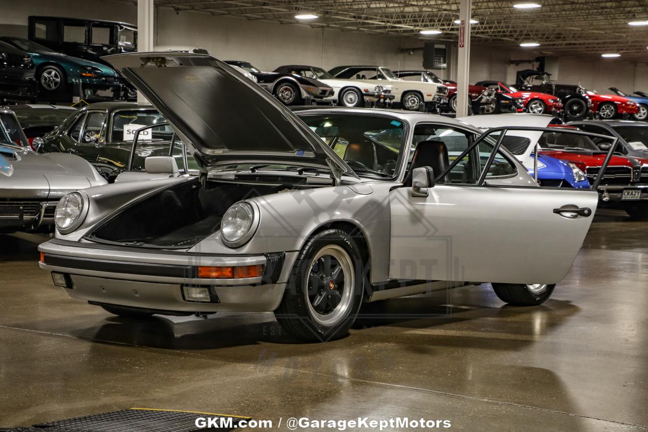 1988 Porsche 911 Carrera 