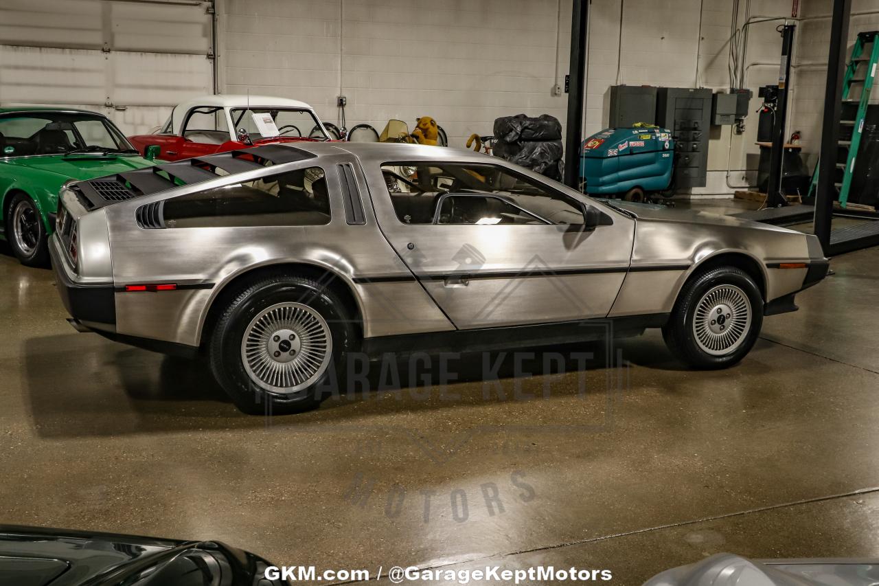 1982 DeLorean DMC-12