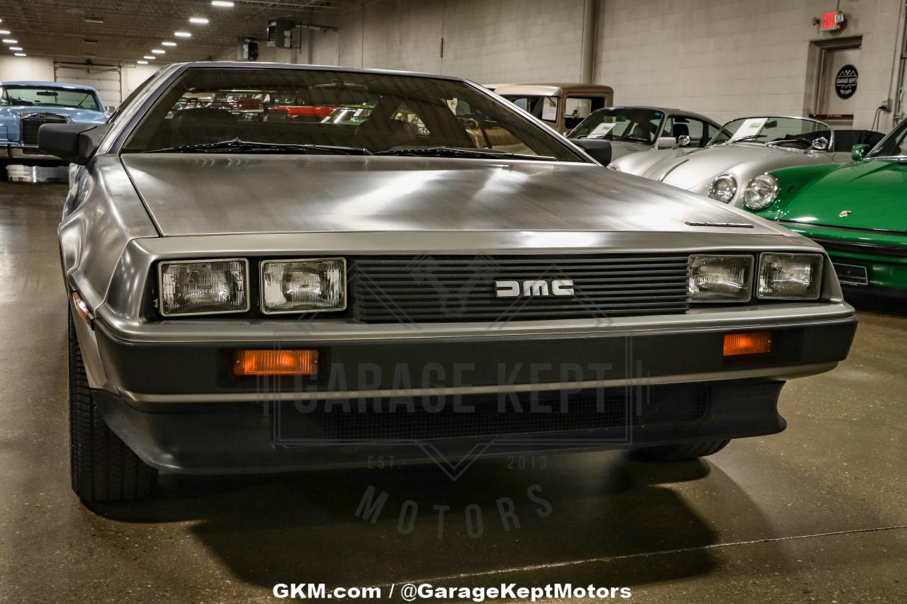 1982 DeLorean DMC-12