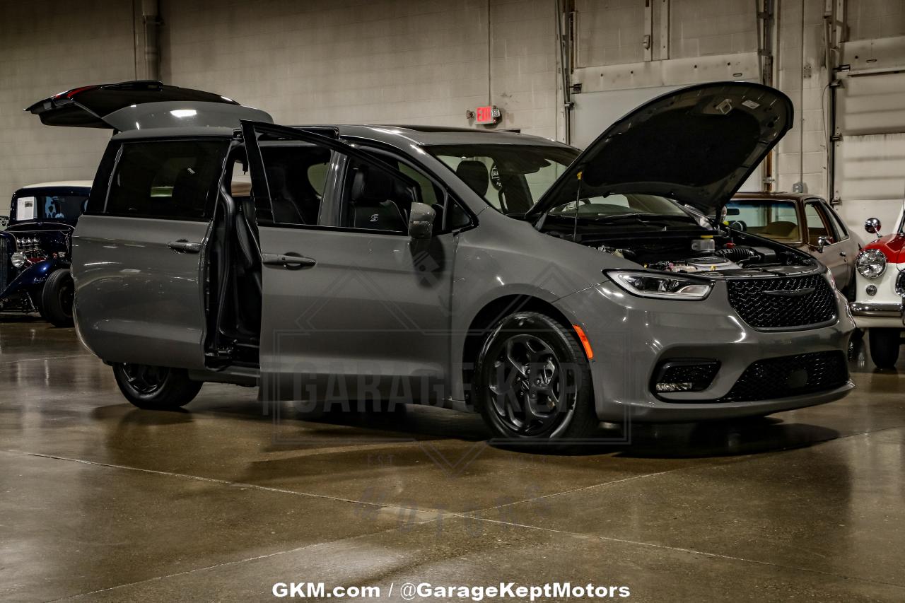 2022 Chrysler Pacifica Hybrid Limited