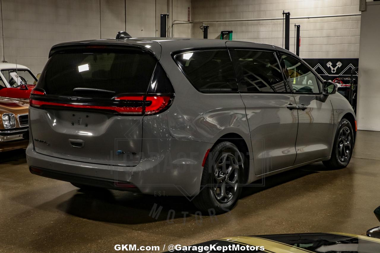 2022 Chrysler Pacifica Hybrid Limited