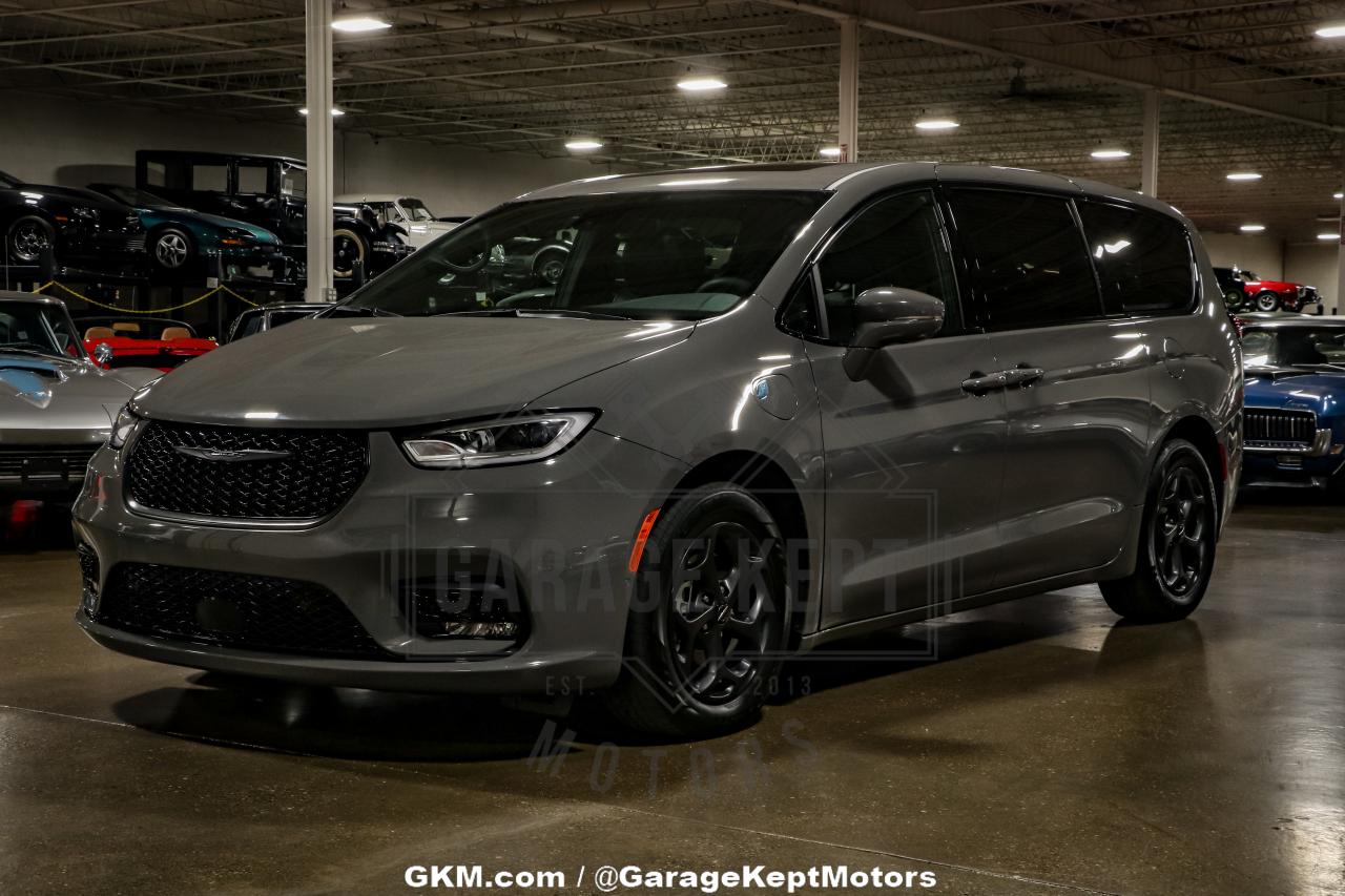 2022 Chrysler Pacifica Hybrid Limited