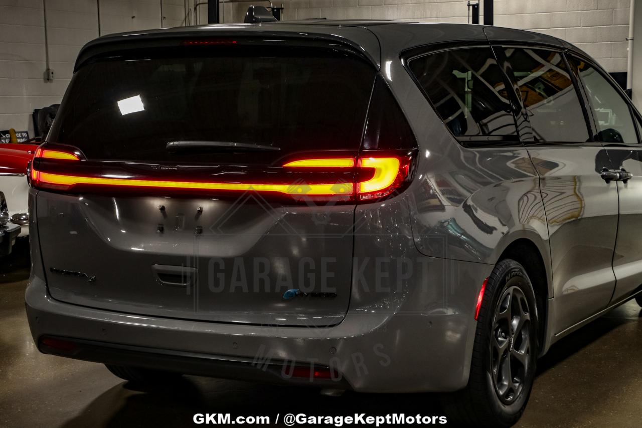 2022 Chrysler Pacifica Hybrid Limited