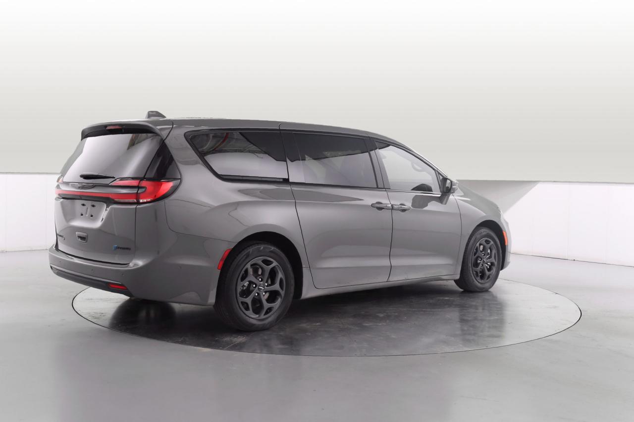 2022 Chrysler Pacifica Hybrid Limited