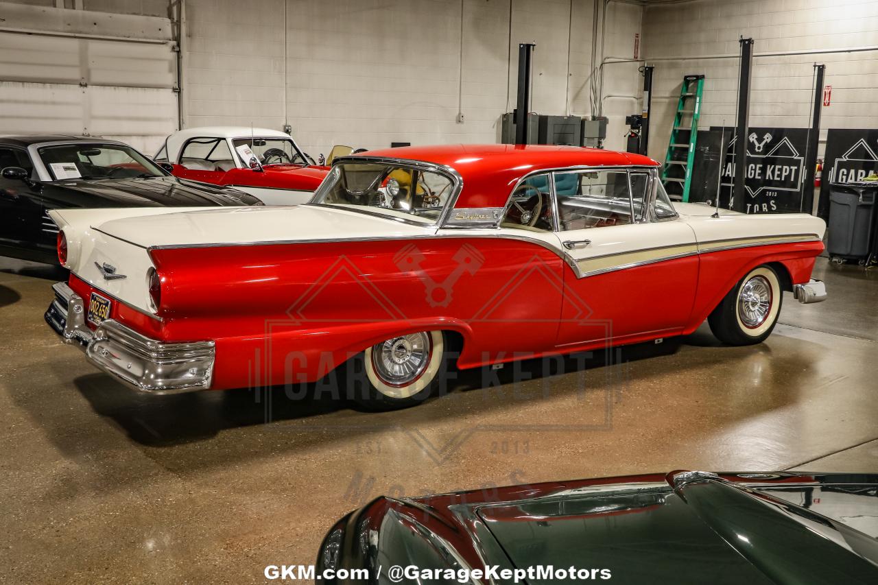 1957 Ford Fairlane 500 Skyliner