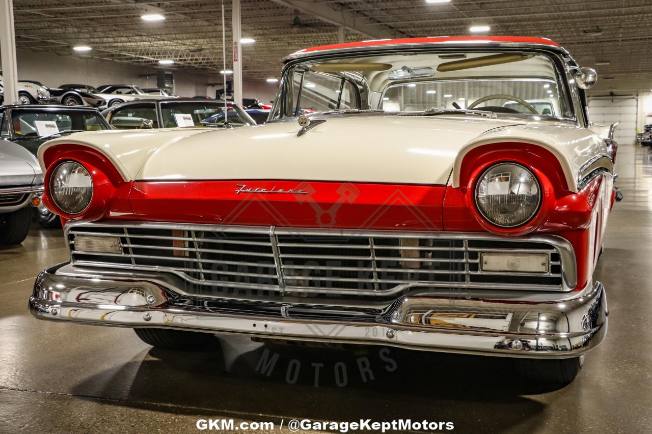 1957 Ford Fairlane 500 Skyliner